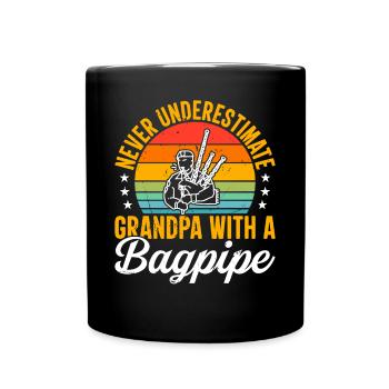 Ne sous-estimez jamais grand-père avec un joueur de cornemuse - Mug uni - noir - Devant