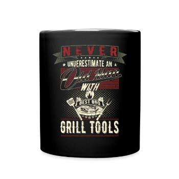 Ne sous-estimez jamais la pension des vieux grillons - Mug uni - noir - Devant