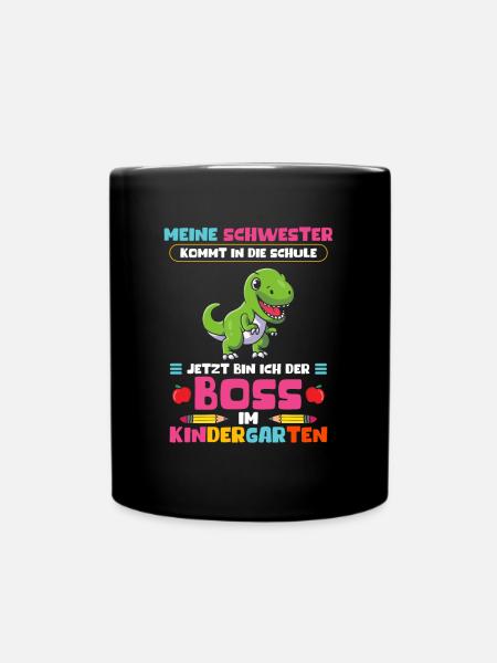 Schwester kommt in die Schule Jetzt bin ich Chef - Tasse einfarbig - Schwarz
