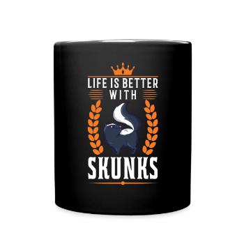La vie est meilleure avec une moufette - Mug uni - noir - Devant