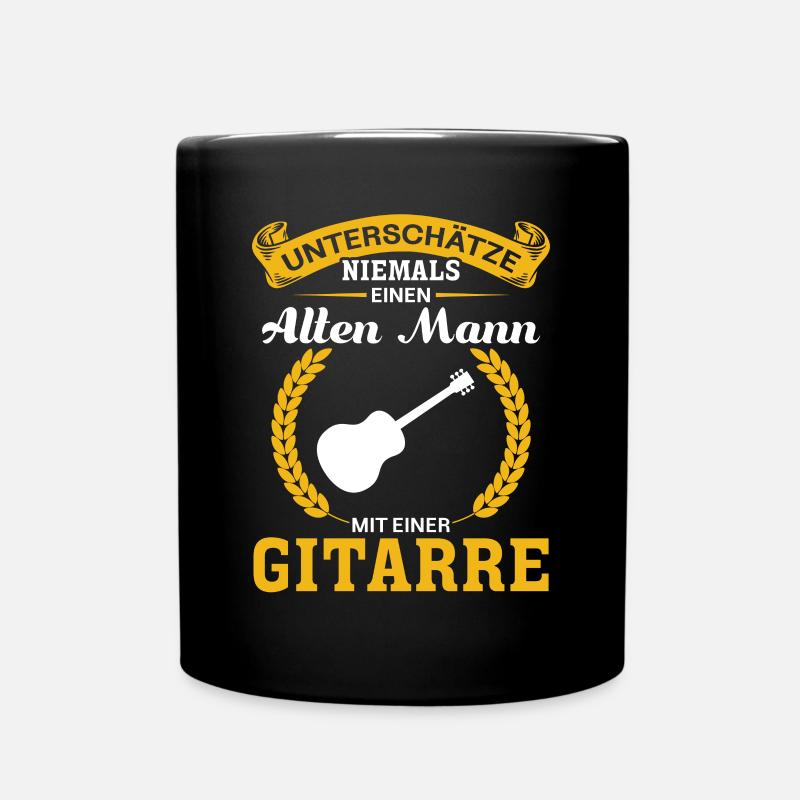 Unterschätze niemals einen Mann mit einer Gitarre - Tasse einfarbig - Schwarz