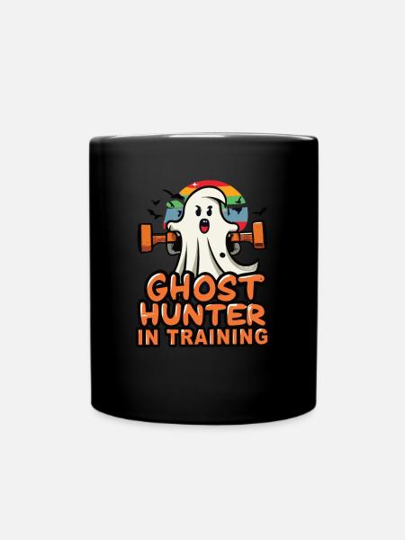 Paranormaler Ermittler Ghost Hunter in Training - Ensfarvet krus - sort