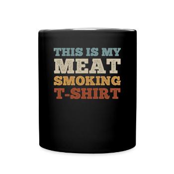 Voici mon t-shirt à fumer de la viande griller un bar à fumée - Mug uni - noir - Devant