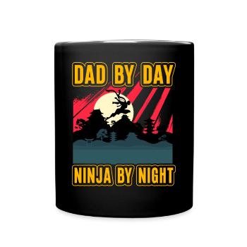 Papa bei Tag Ninja bei Nacht - Tasse einfarbig - Schwarz - Vorne