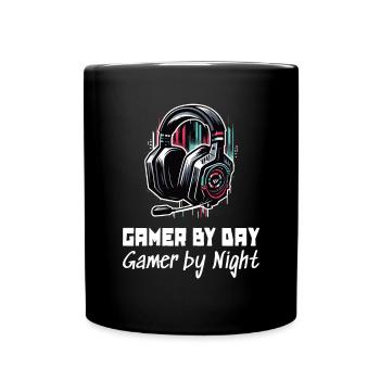 Gamer by day and by night Gaming Schlafshirt - Tasse einfarbig - Schwarz - Vorne