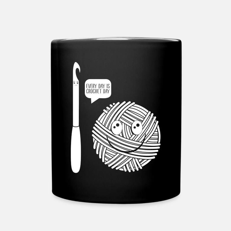 Crocheting Crocheter - Every day is Crochet day - Tasse einfarbig - Schwarz