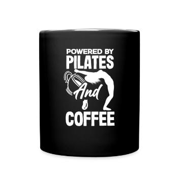 Powered By Pilates Und Kaffee - Tasse einfarbig - Schwarz - Vorne