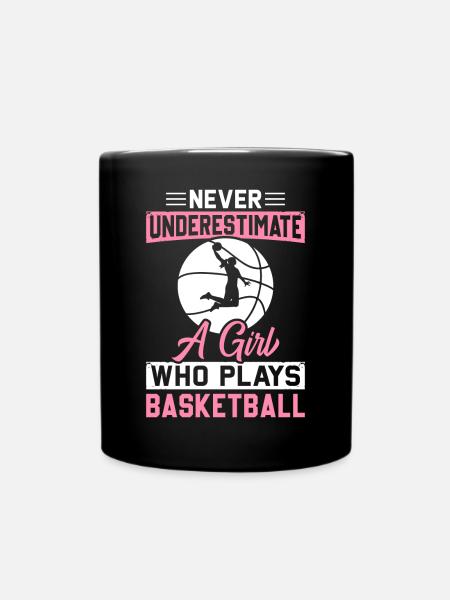 Ne sous-estimez jamais une fille qui joue au basket-ball - Mug uni - noir