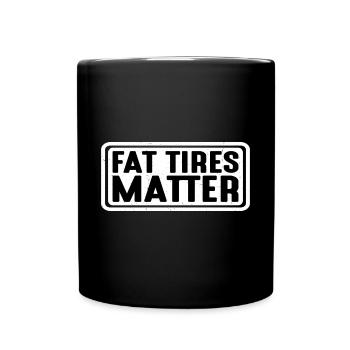 Les gros pneus comptent 7 - Mug uni - noir - Devant