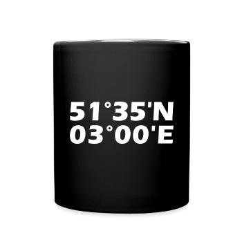Newport Koordinaten - Tasse einfarbig - Schwarz - Vorne