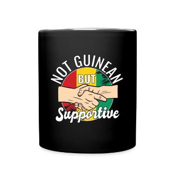 Pas guinéen mais un voyageur de campagne solidaire - Mug uni - noir - Devant