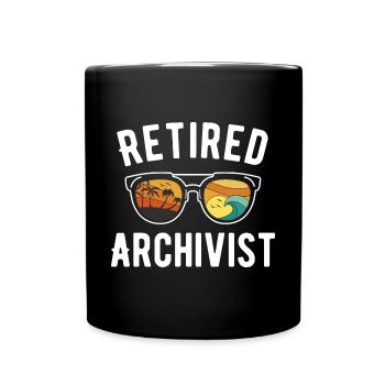 Ambiance vacances à la plage chez l’archiviste à la retraite - Mug uni - noir - Devant