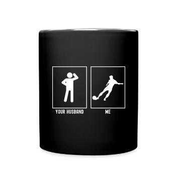 Son mari - Moi - Coup de pied de football professionnel - Mug uni - noir - Devant