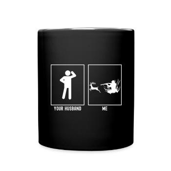 Son mari - moi - chassant caché dans l’herbe - Mug uni - noir - Devant