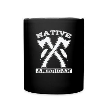 L’Amérindien Native American Hache et plumes - Mug uni - noir - Devant
