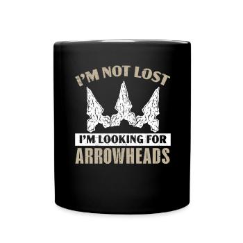 Je ne suis pas perdu Je cherche la chasse aux pointes de flèches - Mug uni - noir - Devant