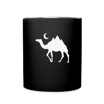 Kamel mit Bergen als Höcker bei Nacht - Tasse einfarbig - Schwarz - Vorne