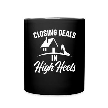 Conclure des transactions dans l’immobilier à talons hauts - Mug uni - noir - Devant