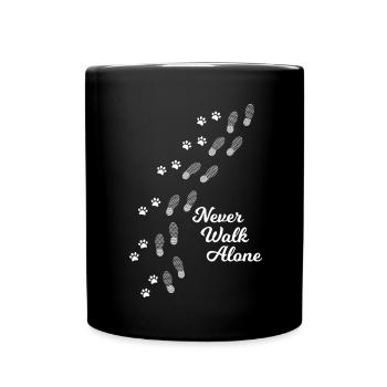 Never Walk Alone - Hund Gassi Gehen - Tasse einfarbig - Schwarz - Vorne