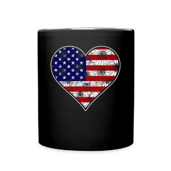 US -patriotisches Herz Mit Der USA Flagge 4. Juli - Tasse einfarbig - Schwarz - Vorne