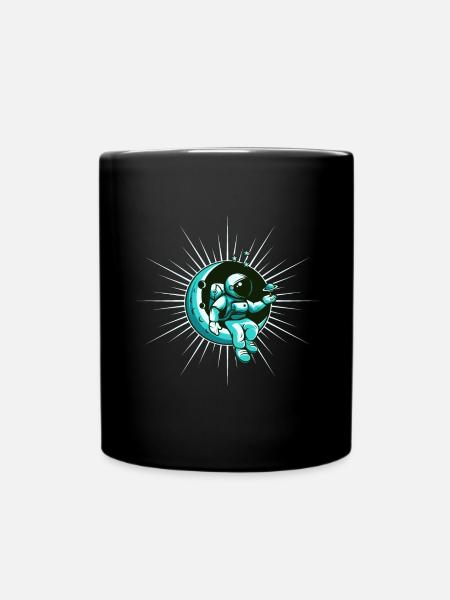 Spaceman sitting on the Moon - Tasse einfarbig - Schwarz