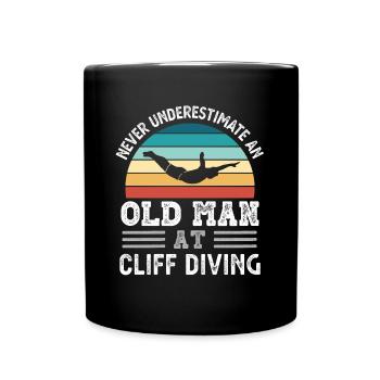 Alter Mann beim Klippenspringen Vatertag Lustiges Geschenk - Tasse einfarbig - Schwarz - Vorne
