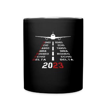 Pensionierter Pilot 2023 Phonetic Alphabet Plane Runway - Tasse einfarbig - Schwarz - Vorne