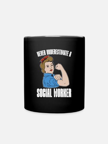Les services sociaux ne sous-estiment jamais un socialiste - Mug uni - noir