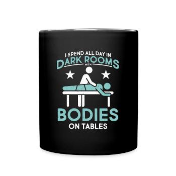 Massothérapeute Je passe toute la journée dans une masseuse sombre - Mug uni - noir - Devant