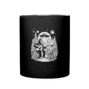 Alien et Bigfoot assis autour du feu de camp - Mug uni - noir - Devant