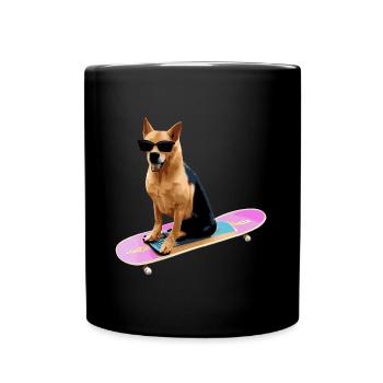 Hund mit Sonnenbrille auf Skateboard - Tasse einfarbig - Schwarz - Vorne