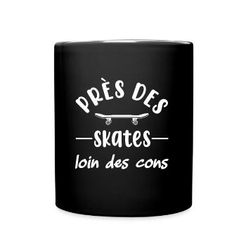 Près des skates loin des cons t-shirt homme - Mug uni - noir - Devant
