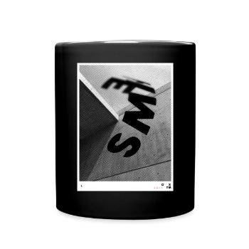 Schwarzweiß Perspektive Typografie - Tasse einfarbig - Schwarz - Vorne