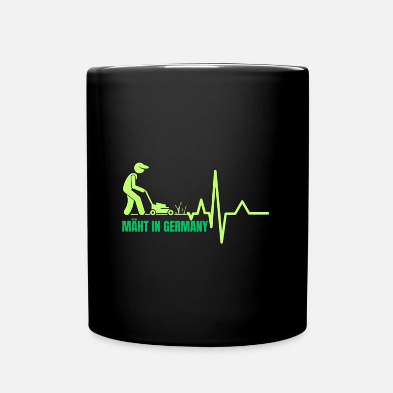 Rasenmäher Gartenspruch: Mäht in Germany - Tasse einfarbig - Schwarz