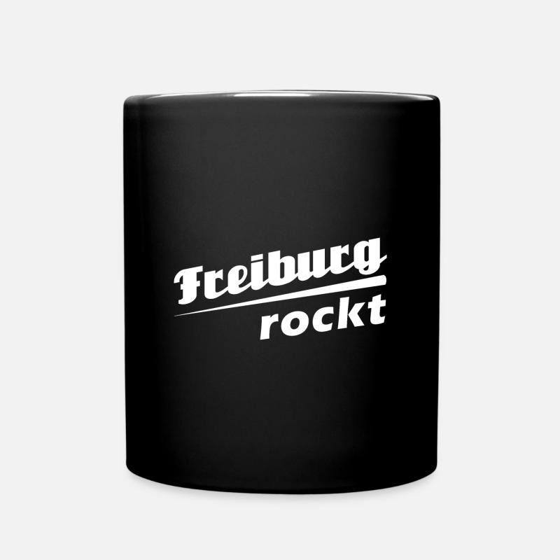 Freiburg rockt - Textdesign mit Stadtnamen - Tasse einfarbig - Schwarz