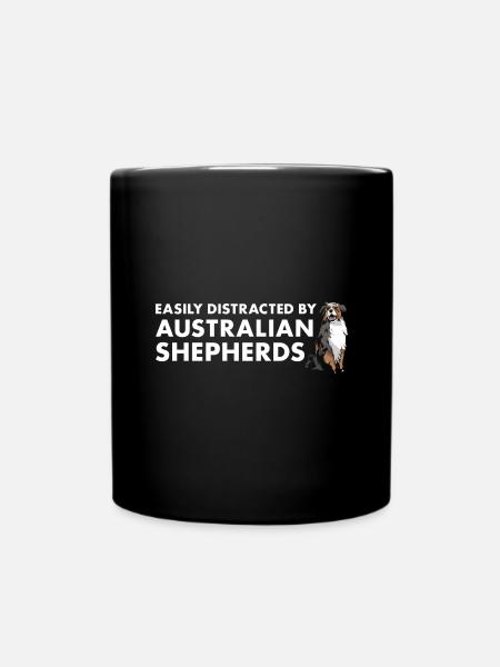 Dog Easily Distracted By Aussie - Tasse einfarbig - Schwarz