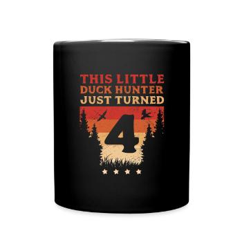 Ce petit chasseur de canard vient d’avoir 4 ans Chasse au canard - Mug uni - noir - Devant