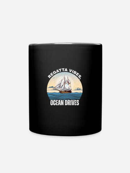 Voilier sur la mer - Mug uni - noir
