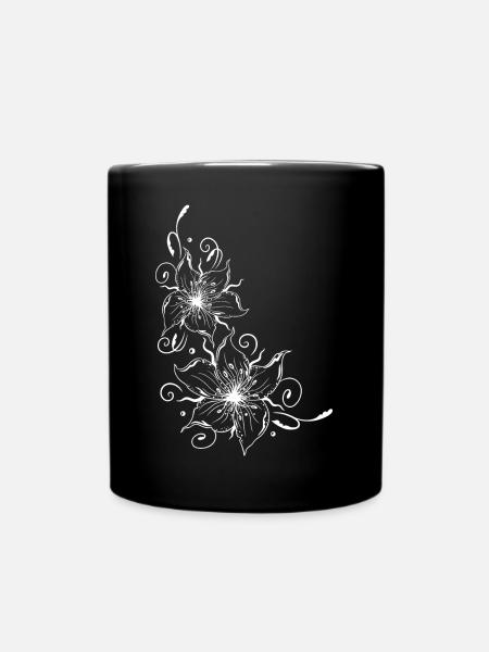 Zwei weiße Lilien mit floralen Verzierungen - Tasse einfarbig - Schwarz