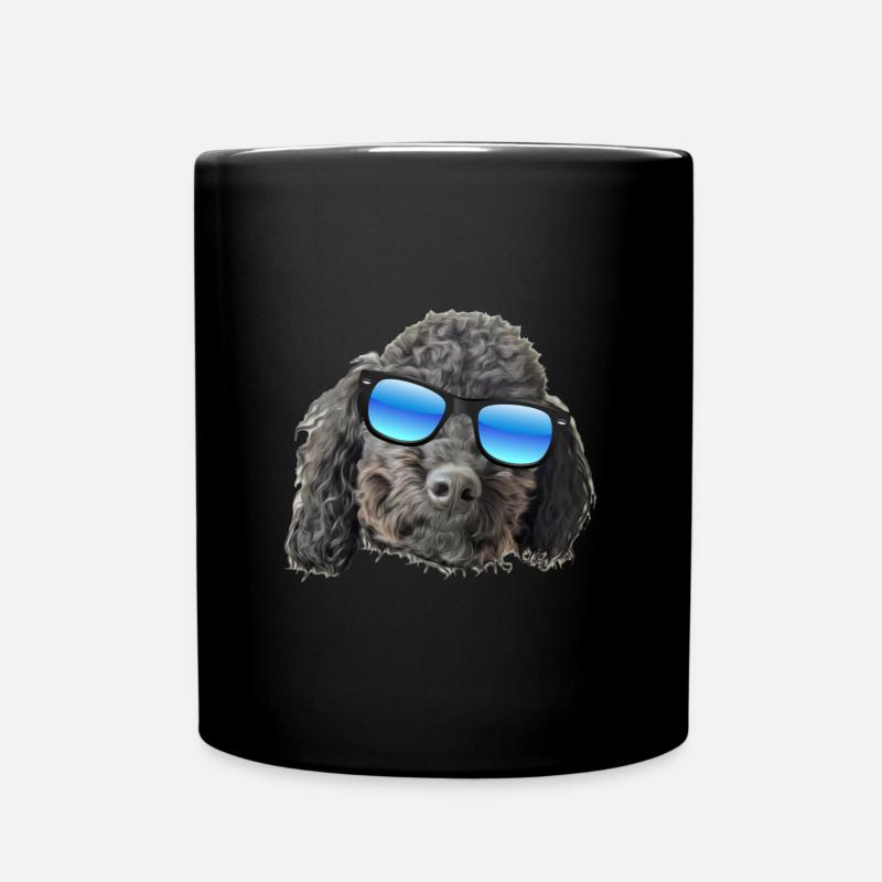 mignon mignon caniche noir avec des lunettes de soleil - Mug uni - noir