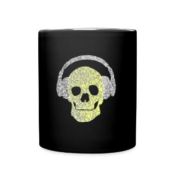 Totenkopf mit Kopfhörer Shirt Männer und Frauen - Tasse einfarbig - Schwarz - Vorne
