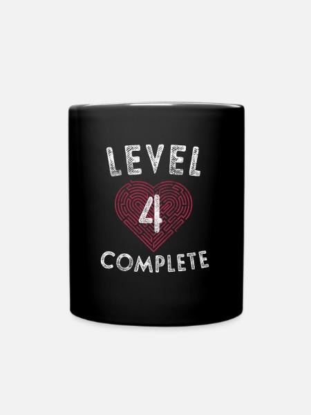Level 4 Schließe die 4. Hochzeitstag-Geschenke ab - Tasse einfarbig - Schwarz