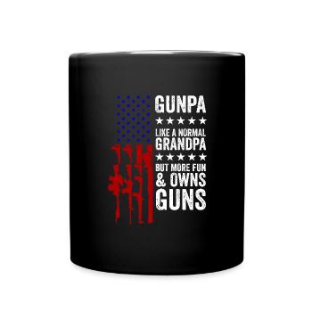 Gunpa wie ein normaler Opa, besitzt aber Waffen Gu - Tasse einfarbig - Schwarz - Vorne