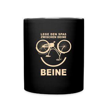 Spaß zwischen den Beinen Radfahrer - Tasse einfarbig - Schwarz - Vorne