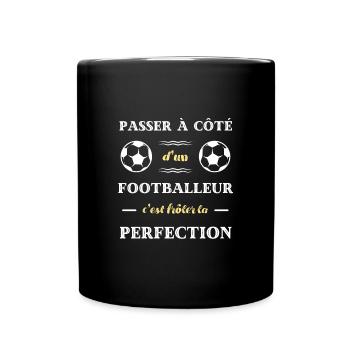 perfection footballeur humour foot homme cadeau - Mug uni - noir - Devant