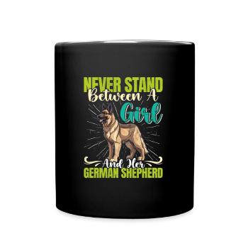 Hundemama NEVER STAND BETWEEN A GIRL AND GERMAN - Tasse einfarbig - Schwarz - Vorne