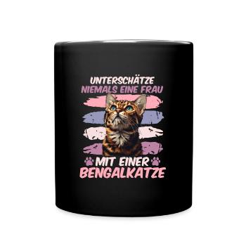 Bengal UNTERSCHÄTZE NIEMALS EINE FRAU MIT EINER - Tasse einfarbig - Schwarz - Vorne
