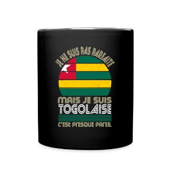 Je ne suis pas parfaite mais je suis Togolaise - Mug uni - noir - Devant