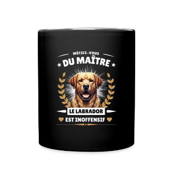 Vorsicht vor dem Herrchen, der Labrador ist harmlos! - Tasse einfarbig - Schwarz - Vorne