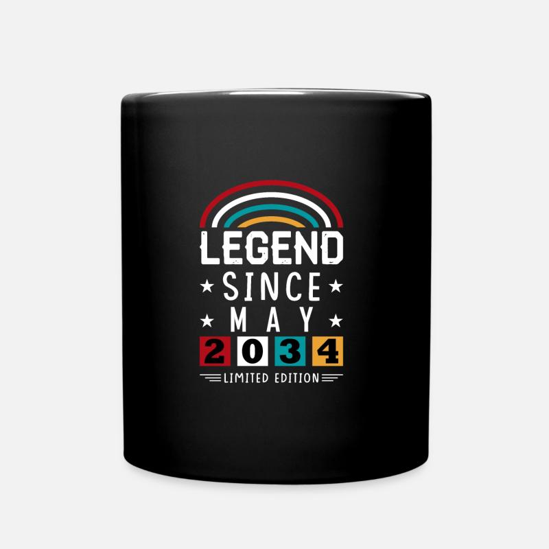 2034 Légende depuis le cadeau d’anniversaire Mai - Mug uni - noir